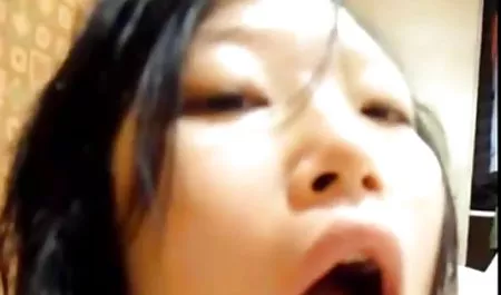 Busty milfが単にテーブルにアマチュア映像 えろ すぎ 素人